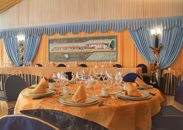 Fray Sebastian Hotel *