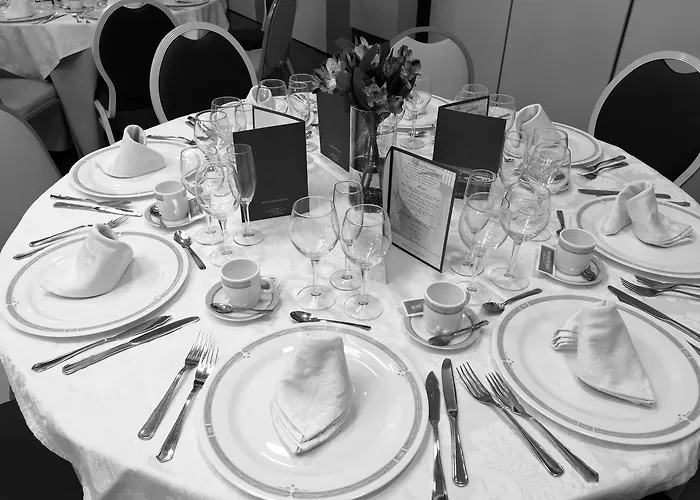 Fray Sebastian Hotel *